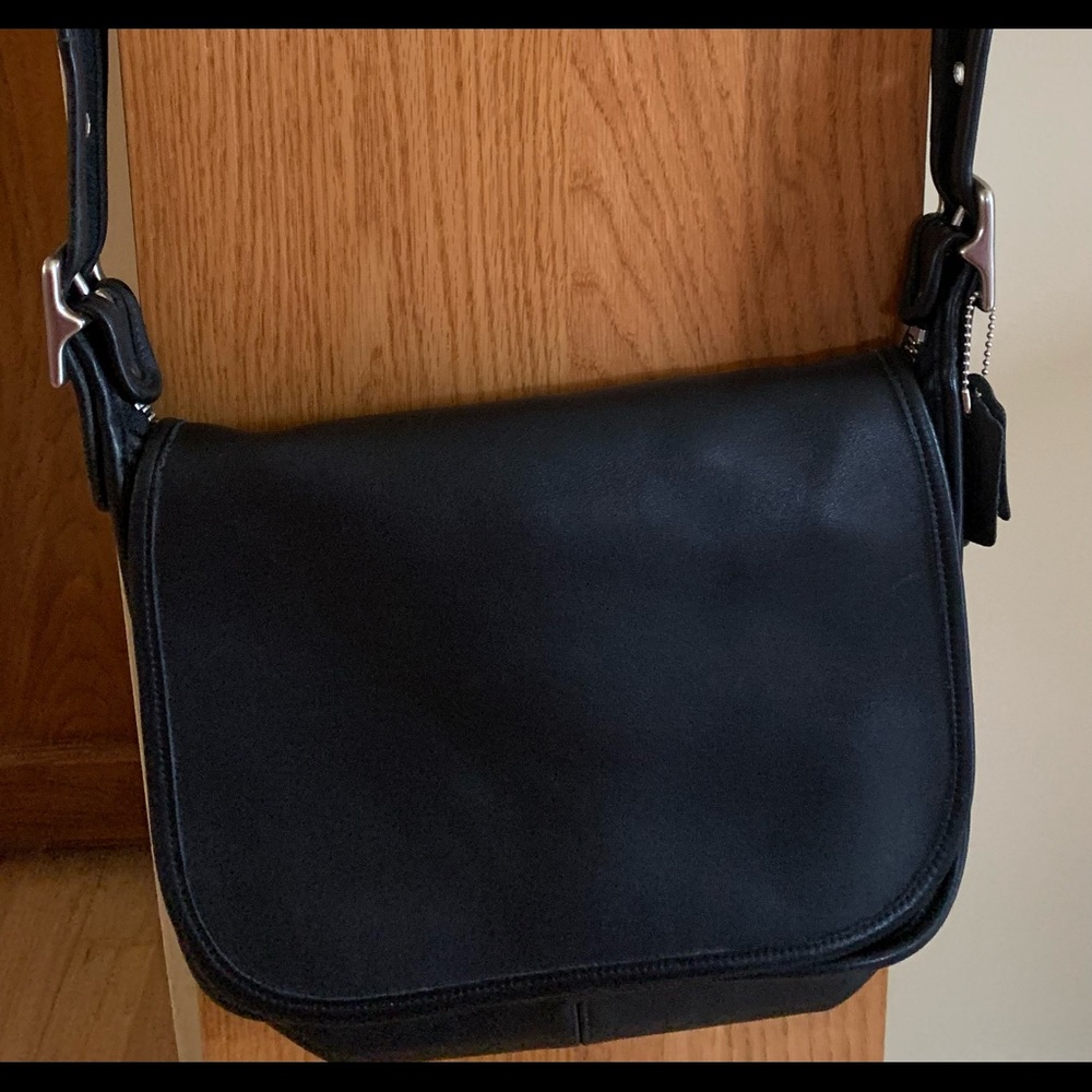 Beautiful Vintage Coach Crossbody/Shoulder Bag